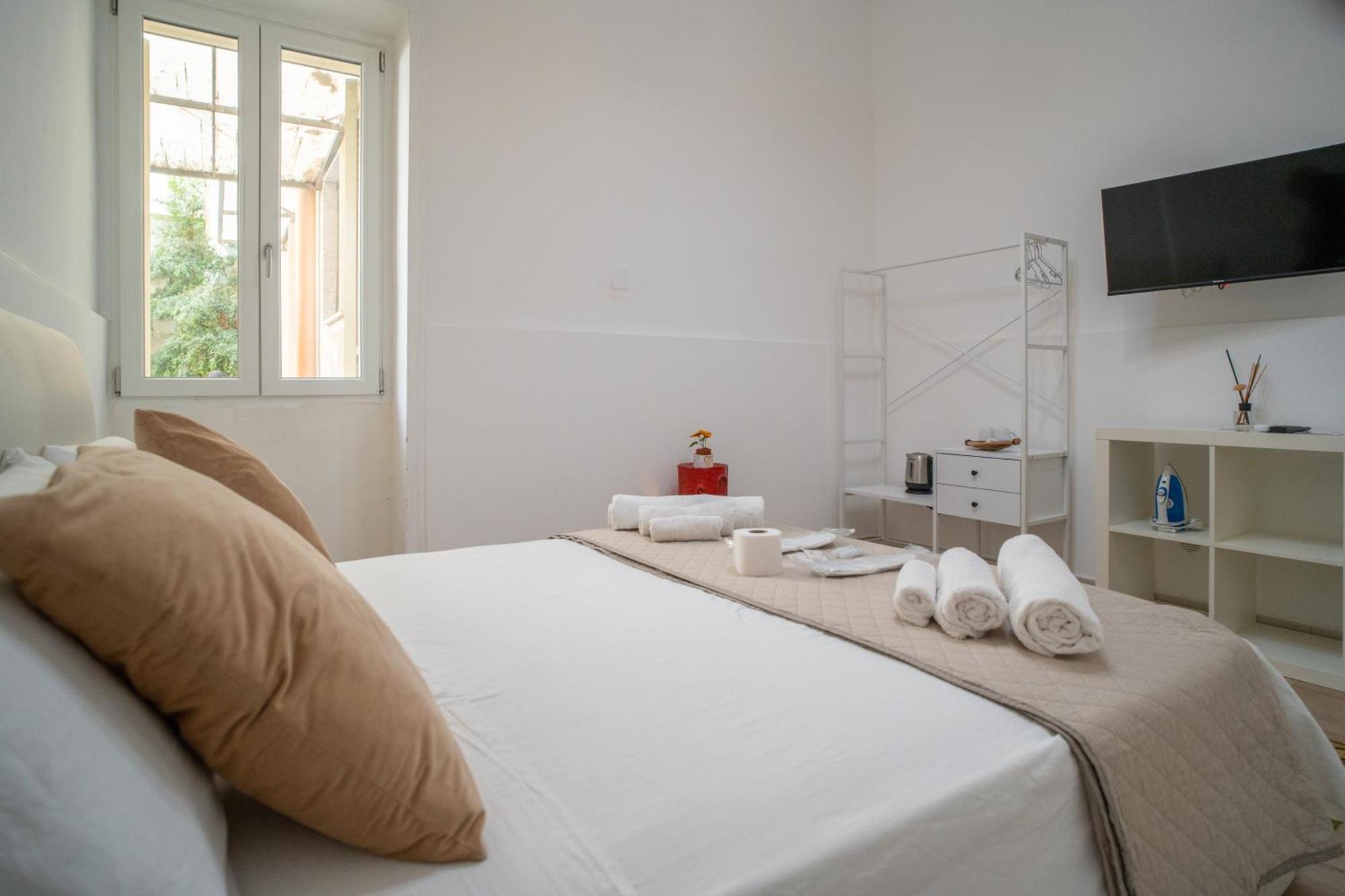 Whitehouse Bed & Breakfast เลชเช ภายนอก รูปภาพ