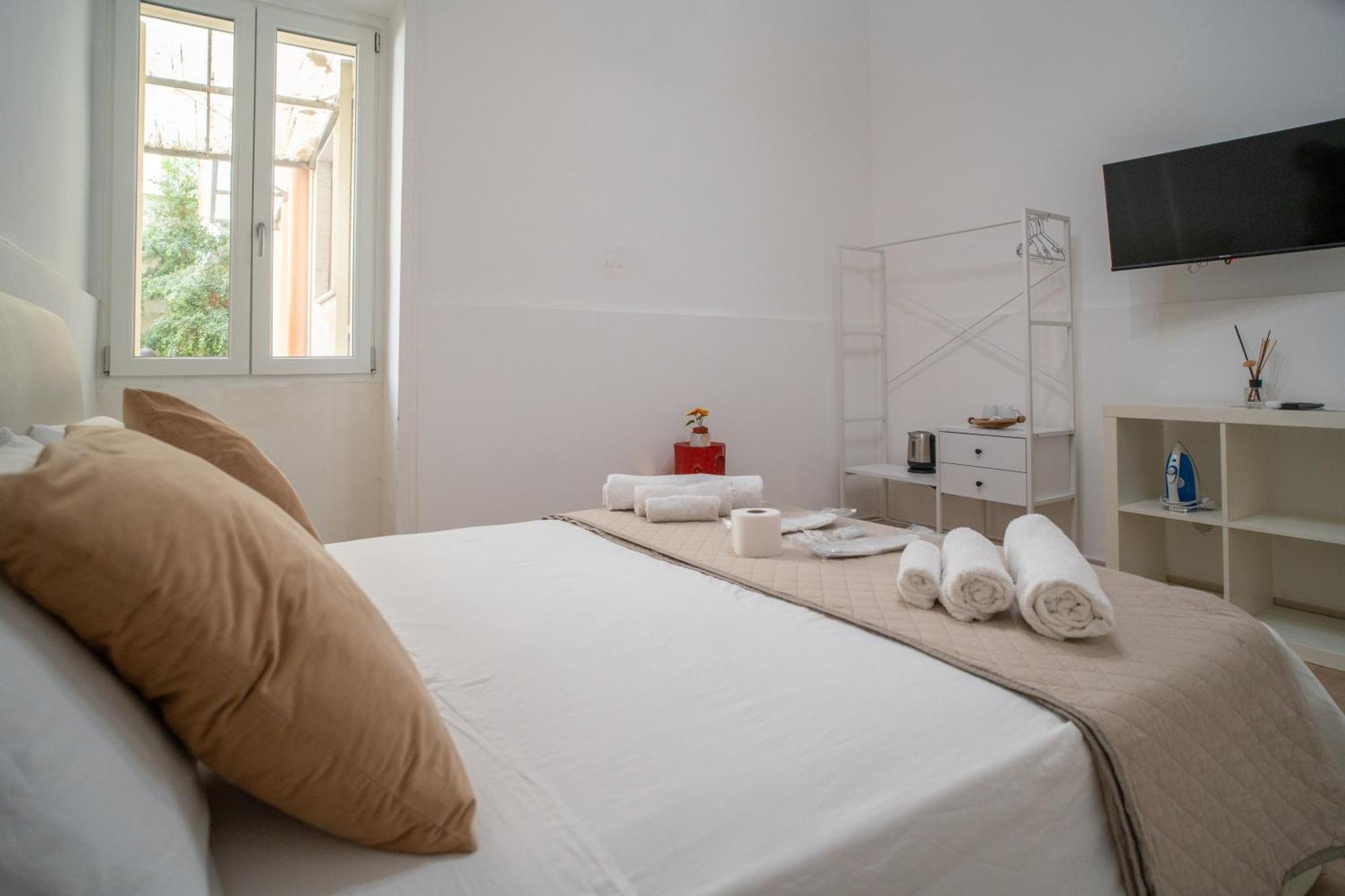 Whitehouse Bed & Breakfast เลชเช ภายนอก รูปภาพ