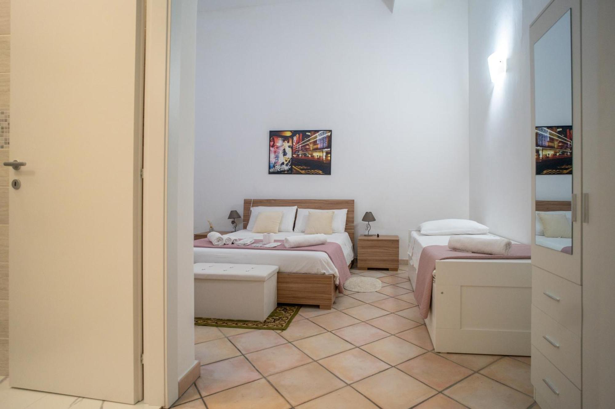 Whitehouse Bed & Breakfast เลชเช ภายนอก รูปภาพ