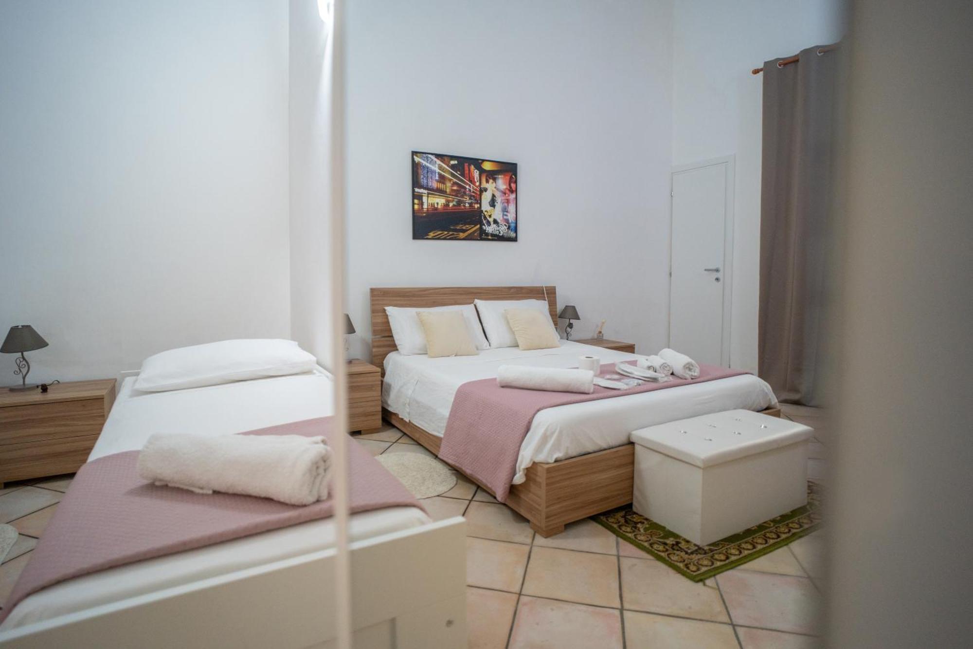 Whitehouse Bed & Breakfast เลชเช ภายนอก รูปภาพ