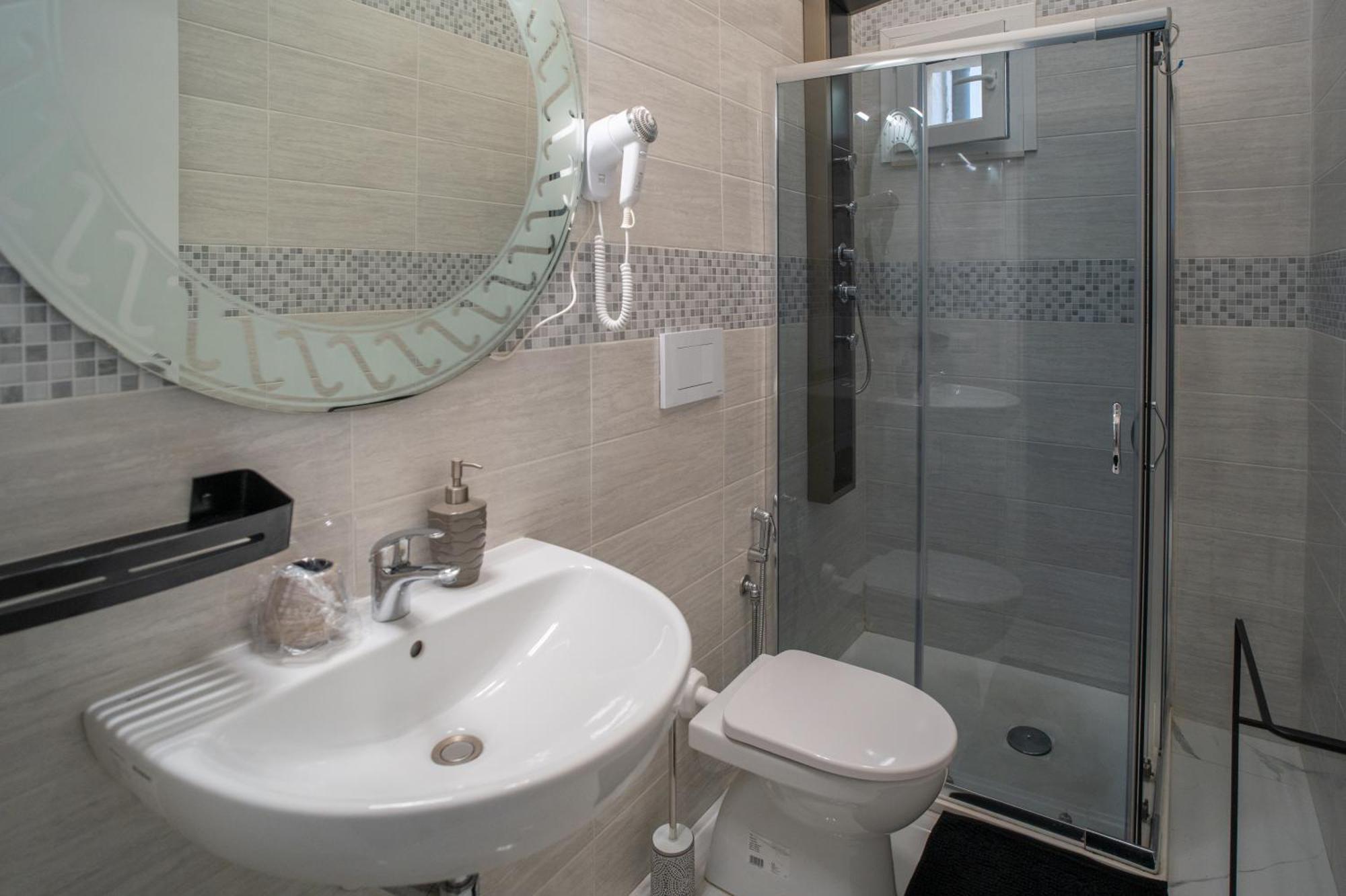Whitehouse Bed & Breakfast เลชเช ภายนอก รูปภาพ